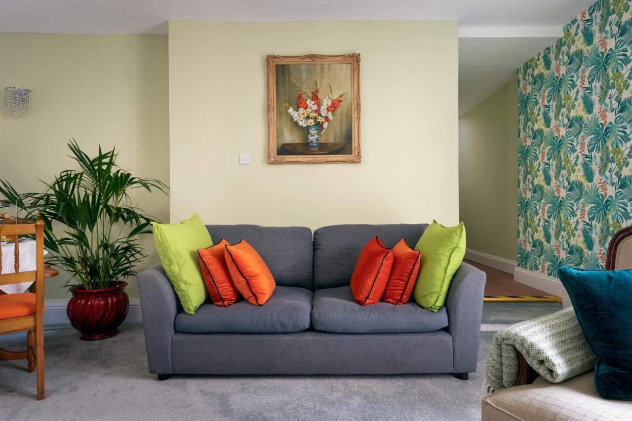 Palm Grove Apartments Торки Екстериор снимка